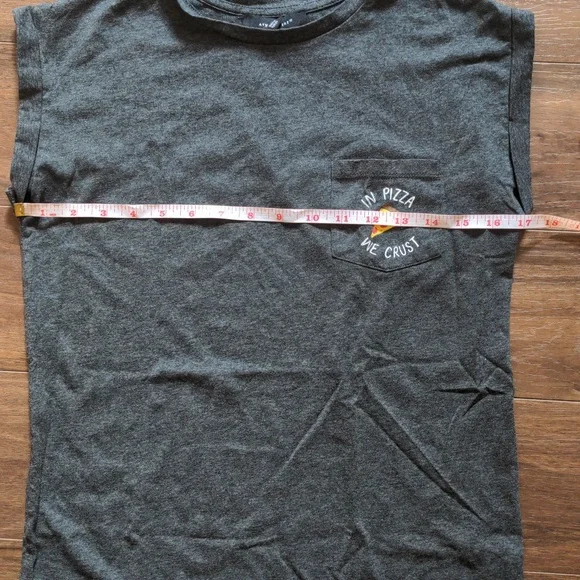 Primark in pizza we crust Pocket Roll Sleeve T-shirt - Picture 4 of 7